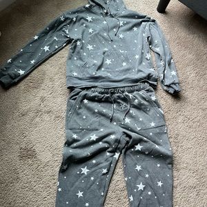 Savvi jogger sweatsuit. Bottom Size large, and top size extra-large.